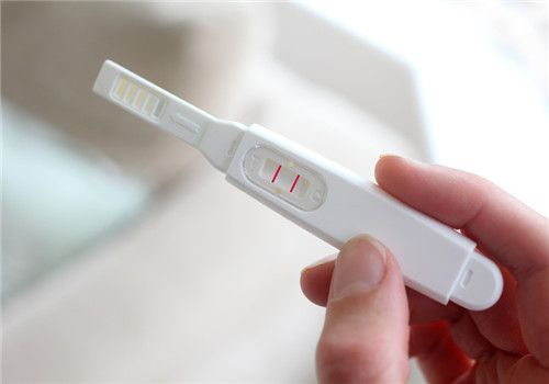 试管婴儿的利弊有哪些？找中介去做好吗？